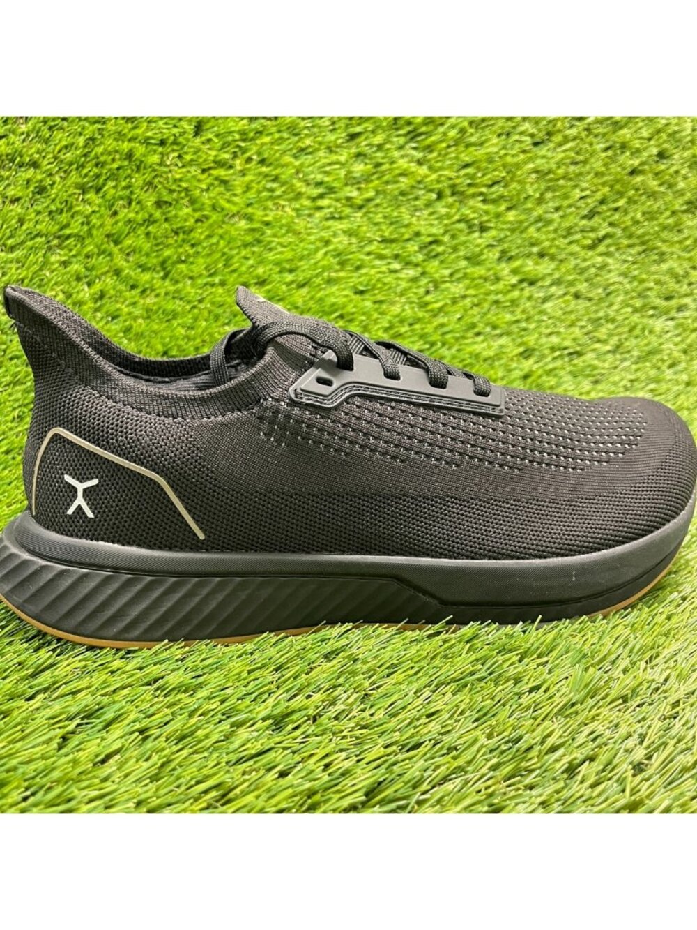 Flux Footwear Adapt Runner Black Gum Mens Size 10 Athletic Knit Shoes Sneakers